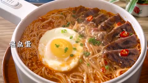 It's very comfortable to have a bowl of beef noodles on a lonely night