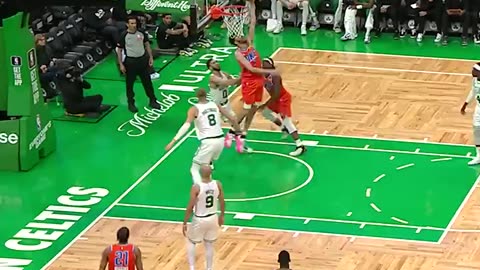 NBA: Chet Holmgren Throws Down Lefty Reverse Slam! Thunder vs. Celtics