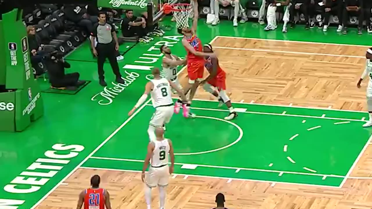 NBA: Chet Holmgren Throws Down Lefty Reverse Slam! Thunder vs. Celtics