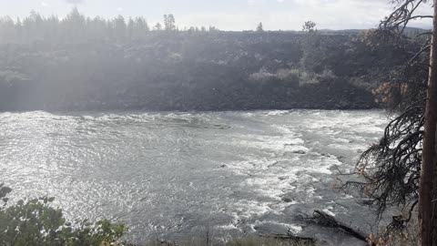 Beauty in the Rain – Lava Island + National Wild & Scenic Deschutes River – Central Oregon – 4K