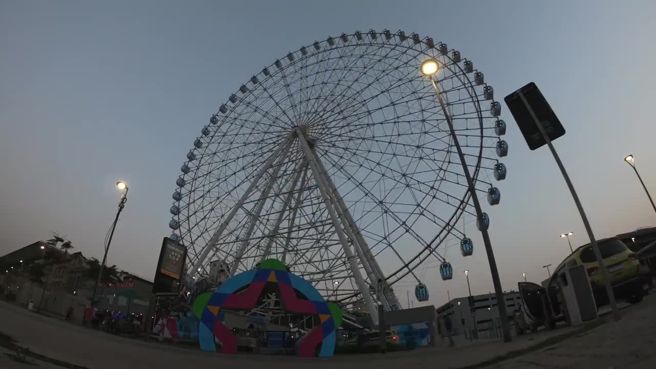 An incredible tour of Rio de Janeiro (BRA) on the biggest Ferris Wheel in Latin America - Part 01