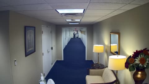 0963USCH04S405Hallway_2021-01-05_17h18min54s533ms.mp4