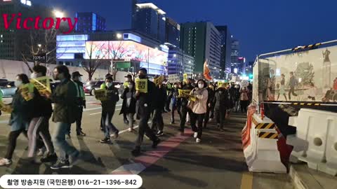 Korea decay.보수로 위장한 남로당 세력에게 결사투쟁하는 촟불빨갱이들