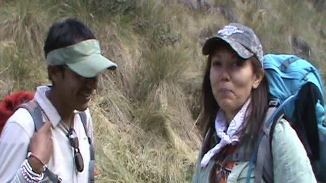 A FUNNY tutorial break while hiking the Inca Trail