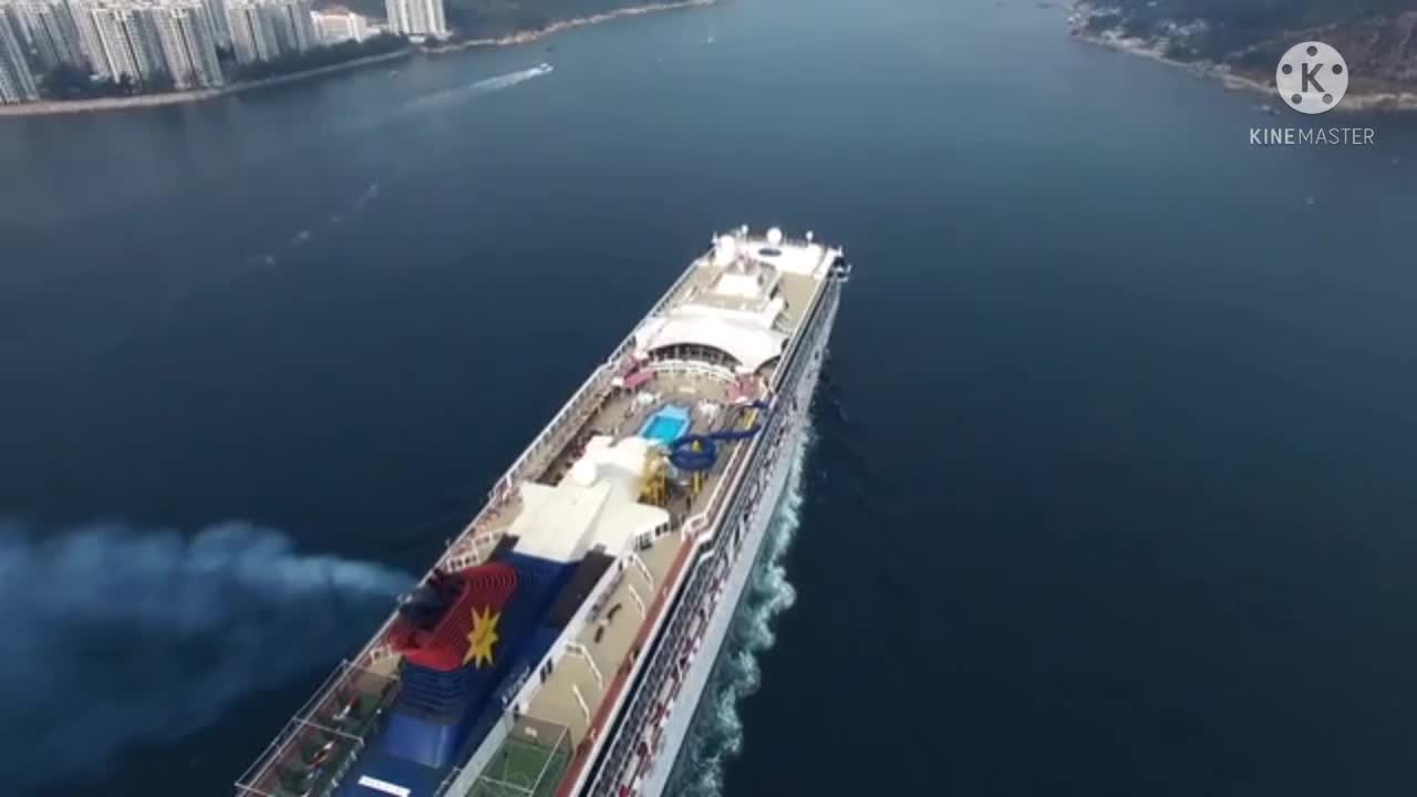 Wonderful ship in the Ocean