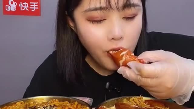 ASMR Mukbang Eating Show, ASMR Noodle Soup Eating Girls (4)