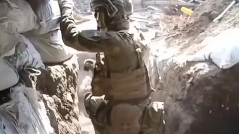 🇷🇺🇺🇦 Nazis From The 54th Ukrainian Motorized Brigade Gets Lucky Under Heavy Artillery Fire