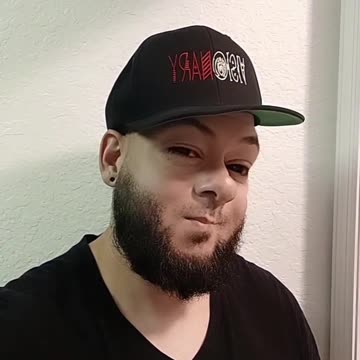 Comedy is good . El humor siempre es bueno.