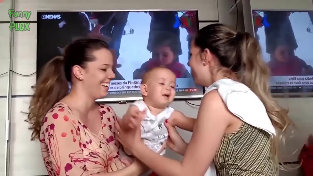 Babies Confused by Twin Parents Compilations