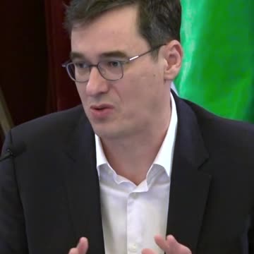 Kihagyhatatlan! Karigeri csodálatos dolgot csinál, de nem tudja, hogy az micsoda