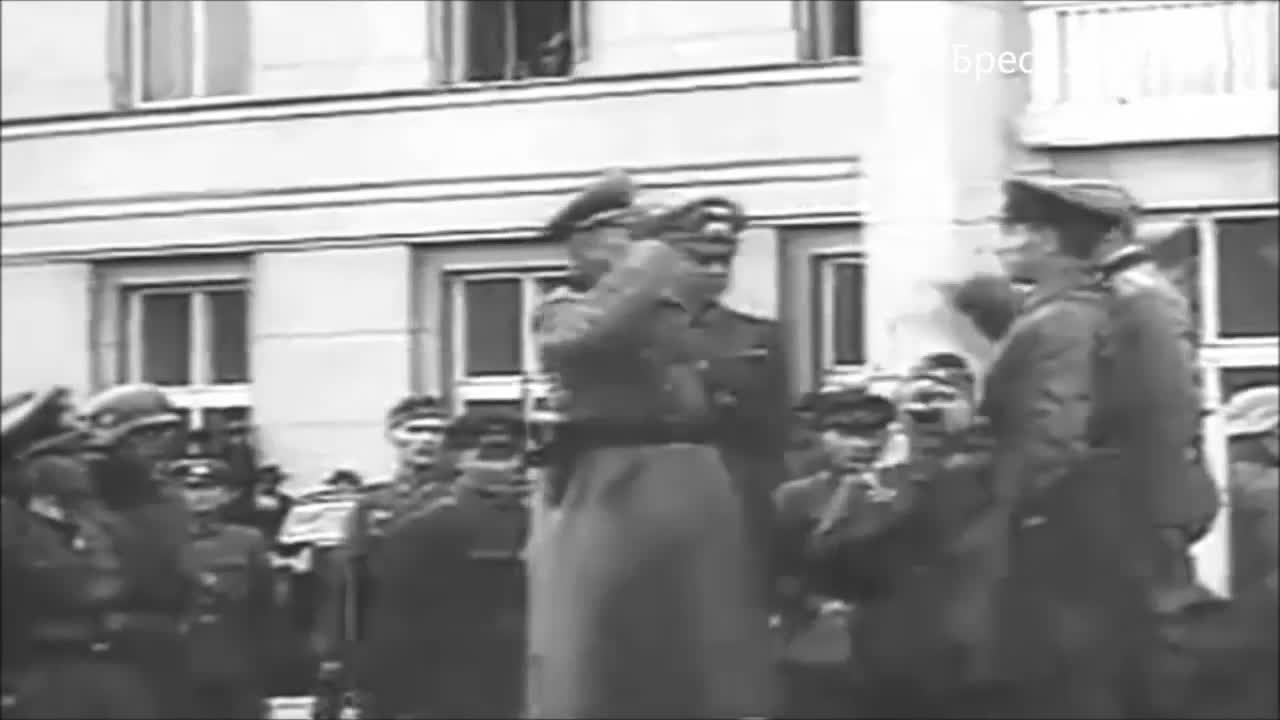 Em 23 de setembro de 1939, um desfile conjunto de tropas soviéticas e alemãs ocorreu em Brest