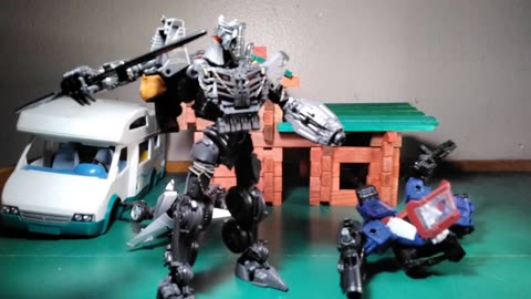 Transformers Sideswipe and crosshairs and applinq versus scourge