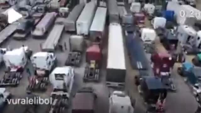 Oltre 300km di convoglio vanno a far dimettere Biden?