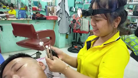 Shave Face, Quick Head and Shoulder Massage, Ear Wax Removal with Agile Little Girl in VN Barbershop