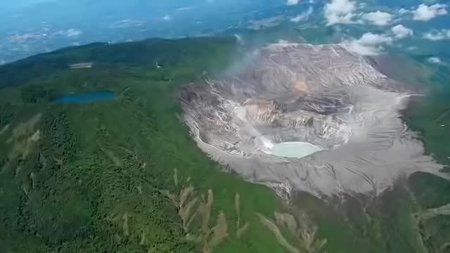 Phreatic eruptions at Poás volcano, Costa Rica