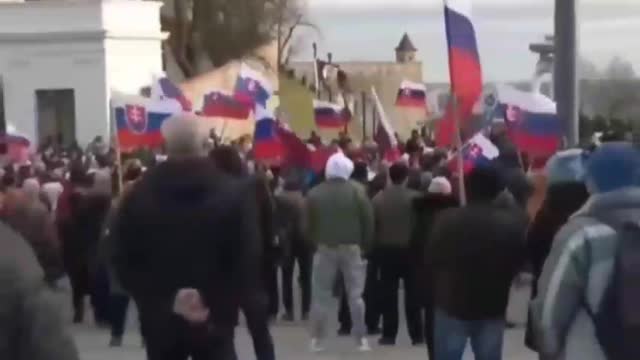 ⚠️🔥Ukrainian Flag disrespected at Slovakian Parliament❗️👀 (2022)