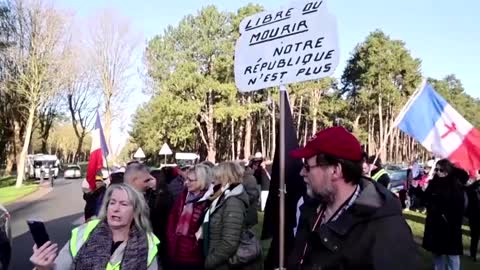 "Freedom Convoy" Nears Paris