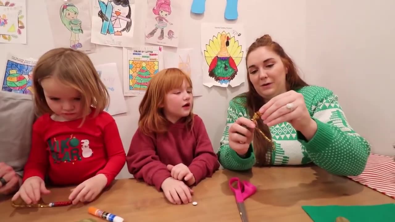 Christmas Crafts with Adley and Dad!! How to make Paper Snowflakes, Tree Decorations and Snowman diy