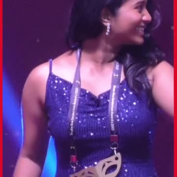 Hot sexy beauty pavi papa dancing on stage.