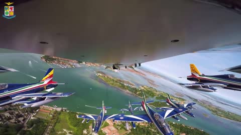 Le Frecce Tricolori in volo su Venezia