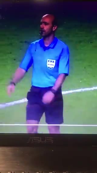 A curiosa reação de João Capela no final da partida