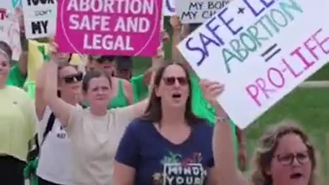 1,000+ Activists Enter Indiana State Capitol Over Abortion Rights