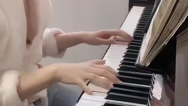 accidentally exposed herself while she was broadcasting a live video2