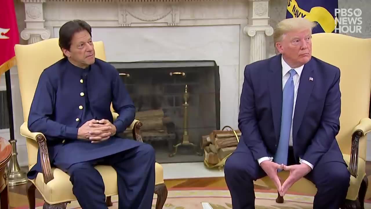 Trump meets with Pakistani fr0mer prime minister Imran Khan