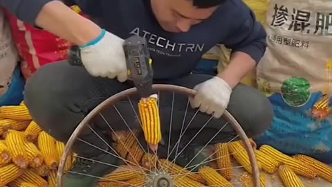 How to peel corn quickly