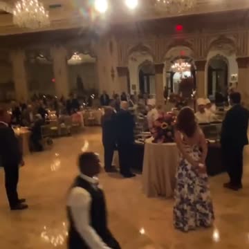 President Trump tipping staff at Mar-a-Lago on Thanksgiving.