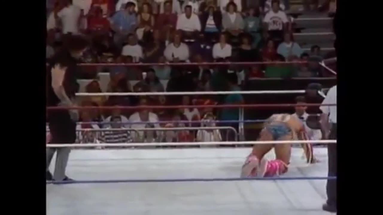 (1991.08.19) The Ultimate Warrior vs The Undertaker - Casket Match - WWF