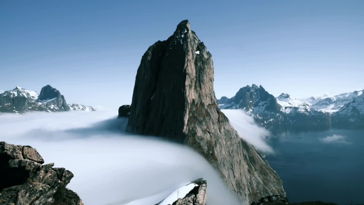 Smoking mountain