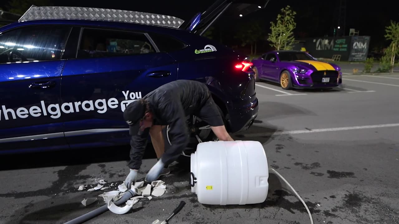 Installing a Urnil on a Lamborghini Urus