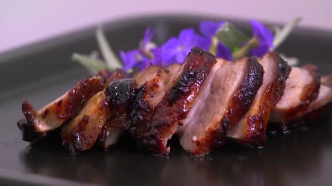 It looks good on a pork barbecue plate with a waiting flower.