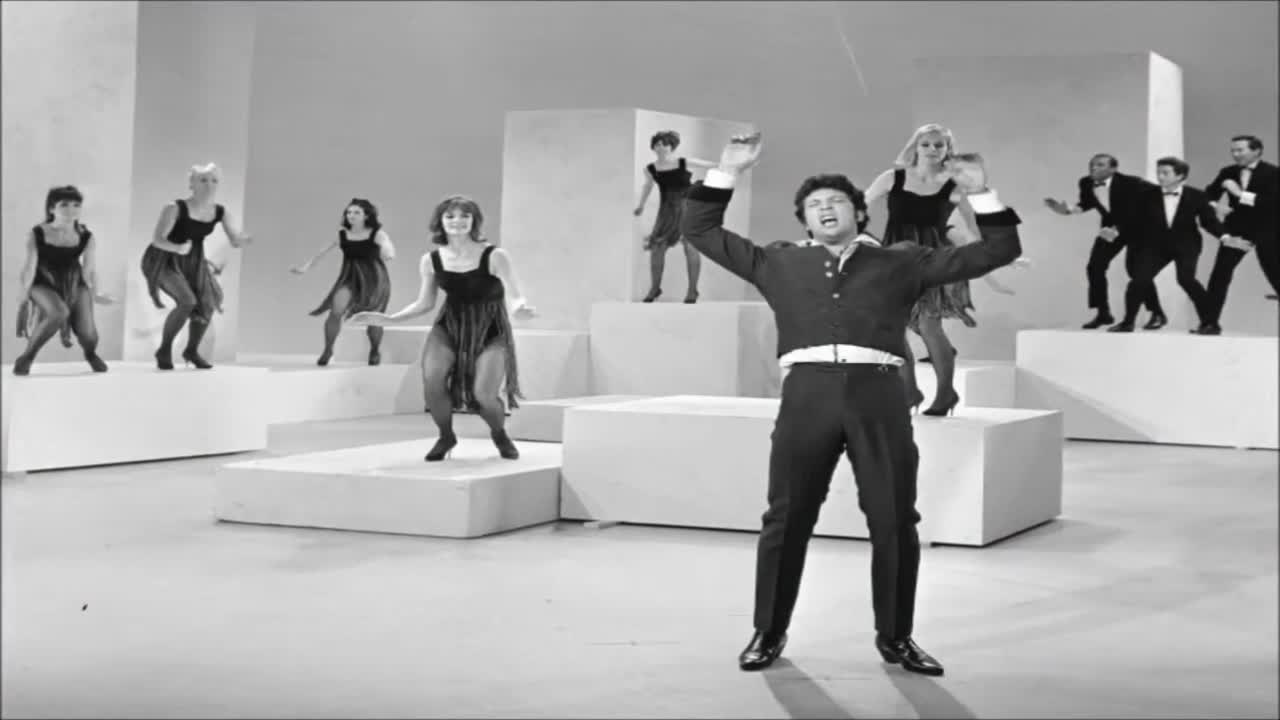 Tom Jones - "It's Not Unusual" (1965)