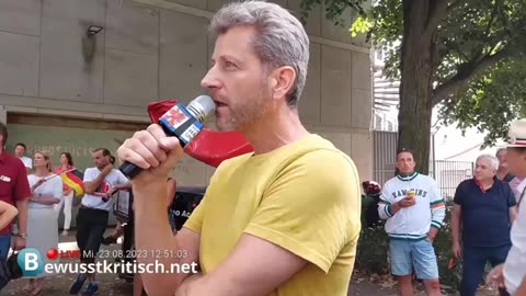 DER FLÜGEL DES FRIEDENS UND DER FREIHEIT VON ARNE SCHMITT (PIANO ACROSS THE WORLD)...