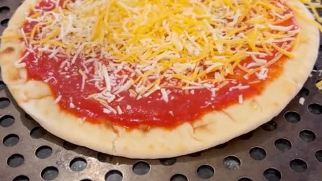 bakingapizzainthearizonaheat#pizza