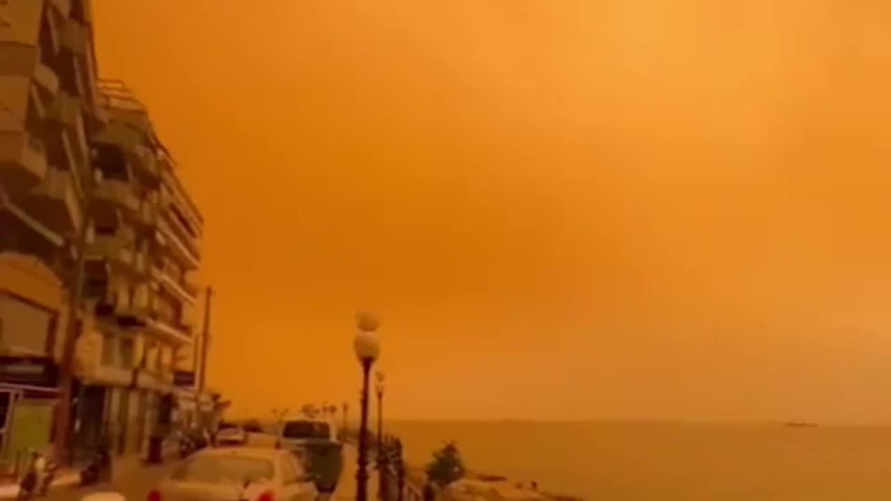 Tormentas de arena han teñido de naranja partes de Grecia.