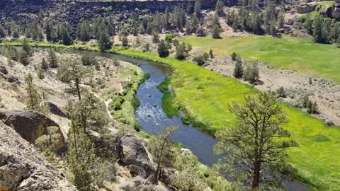 More of Smith Rock. This with views of the snow capped mountains in the distance.