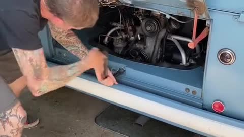 Start the engine by hand
