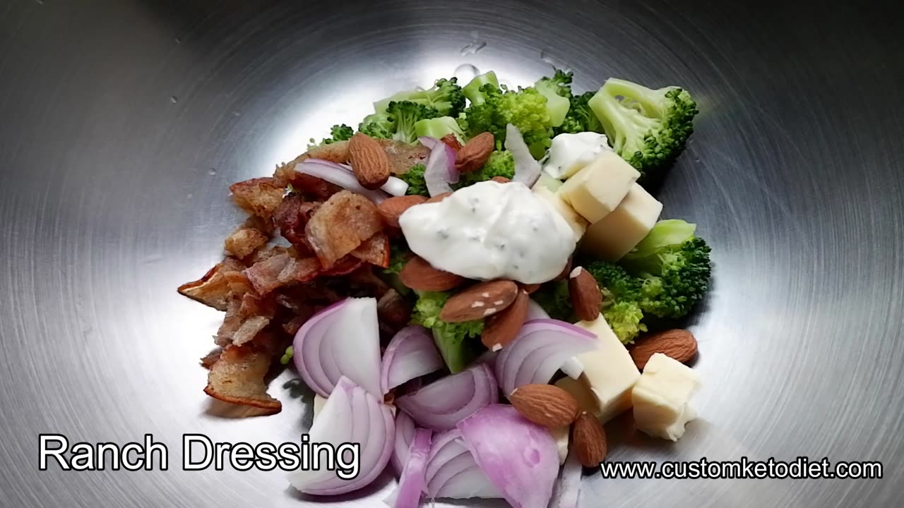 Crunchy Keto Bacon and Broccoli Salad: A Low-Carb Delight! 🥗🥓