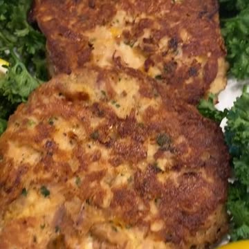 Tuna cakes made with keto ingredients