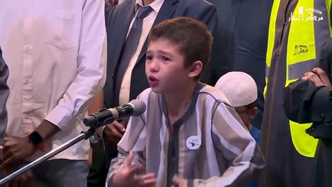 VERY EMOTIONAL_ YOUNG BOY CRIES WHILE SPEAKING TO MUFTI MENK