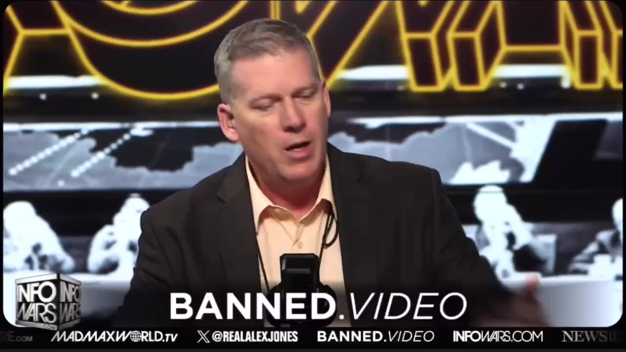 Alex Jones guest on AI: Use guns and flamethrowers to 'fight the robtots'