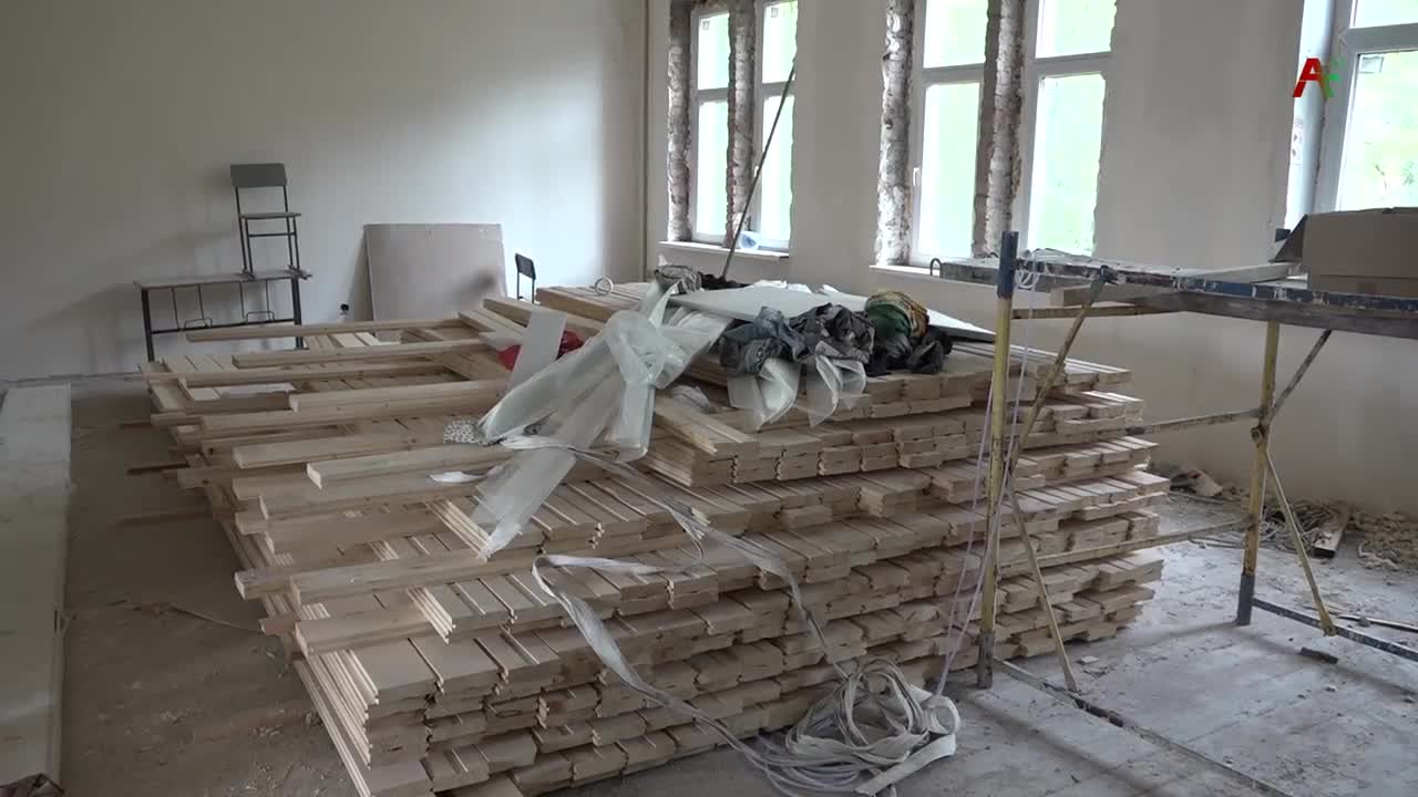 Датский совет по беженцам проводит ремонтные роботы в Ткварчельской школе №2