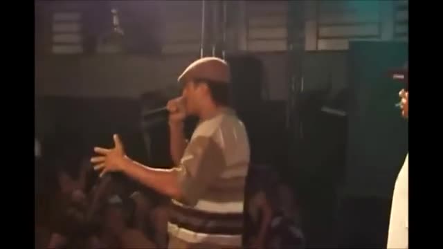 MANO BROWN EXPULSAND0 UM POLICIAL NO SHOW DO RACIONAIS