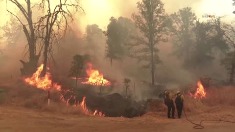 River fire rages near Yosemite