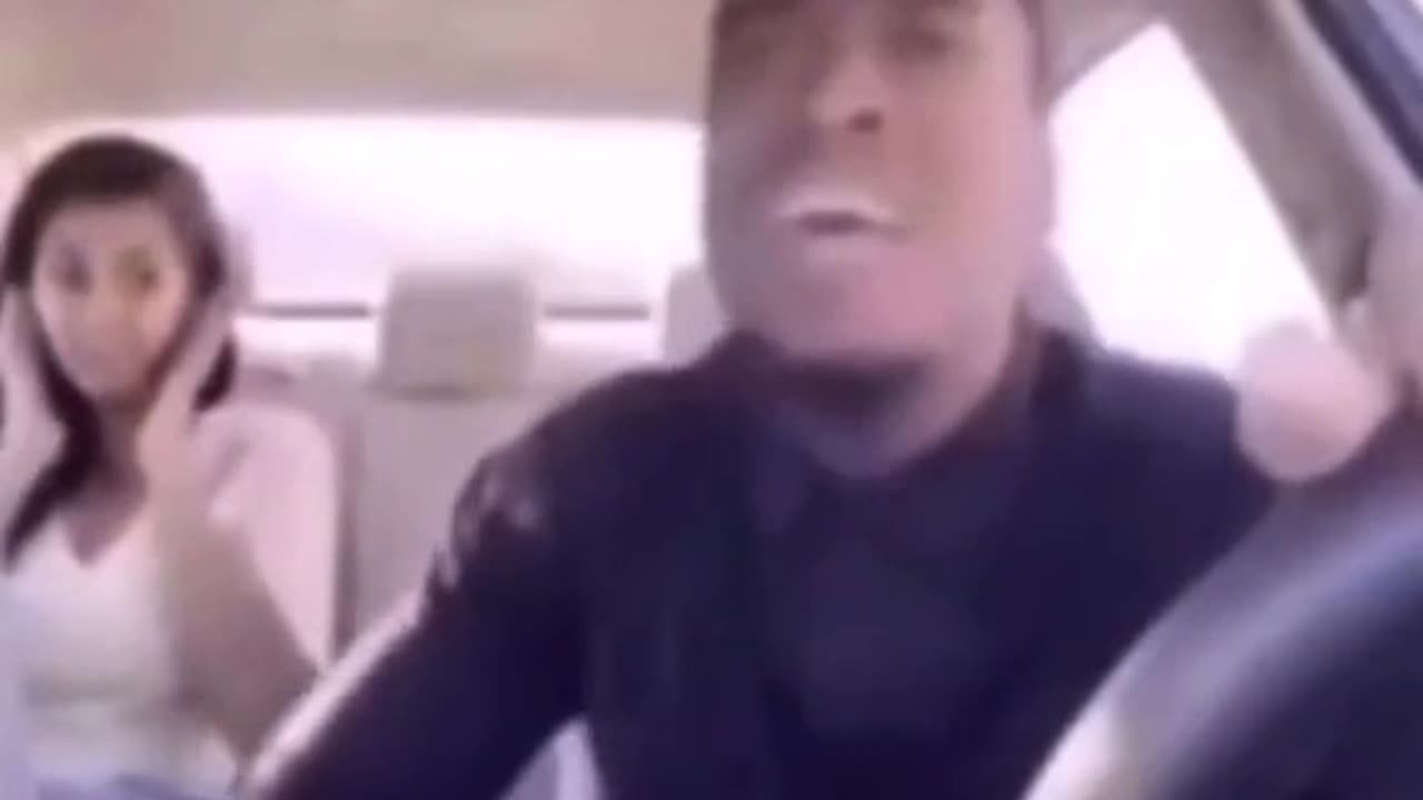 uber driver thinks his passenger is deaf