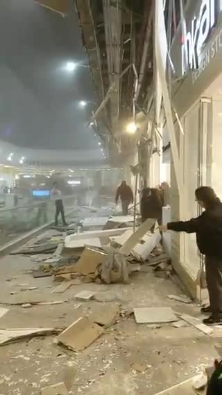 Desplome de parte del techo en Unicentro