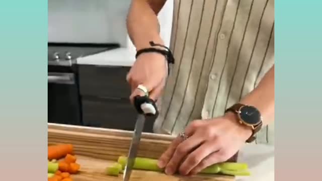 Amazing knife skill